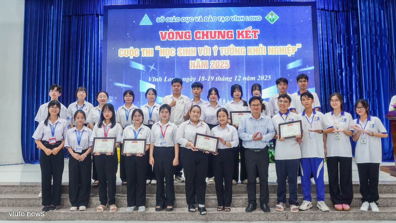 Trường THPT chuyên Bến Tre đạt nhiều giải thưởng tại Cuộc thi “Học sinh với ý tưởng khởi nghiệp” năm 2025
