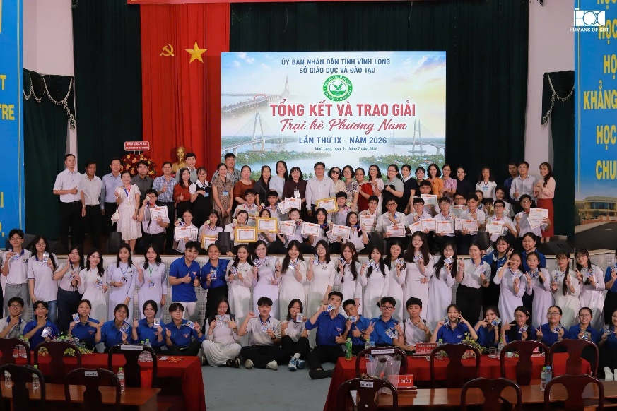 tap the gv va hoc sinh tai trai he lan ix